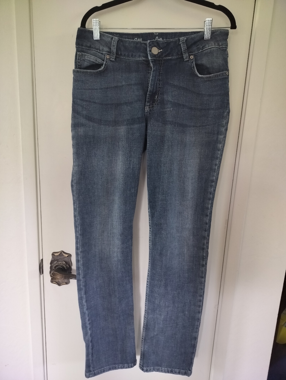 Wrangler Women's Straight Leg Jeans Medium Wash Whiskering 11x34